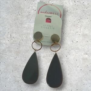 NWT Nadine West Lightweight Gold With Gray Acrylic Teardrop Earrings ~4"